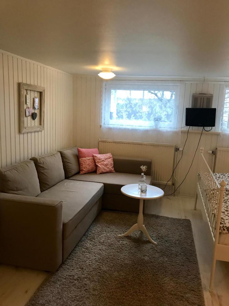 Room With Pentry, Separate Entrance, No Cardpayment 格兰纳 外观 照片