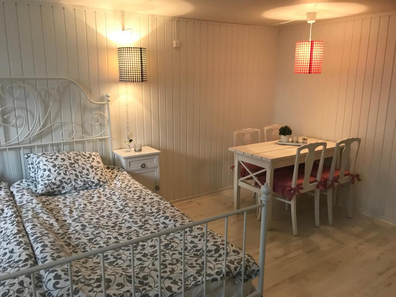 Room With Pentry, Separate Entrance, No Cardpayment 格兰纳 外观 照片