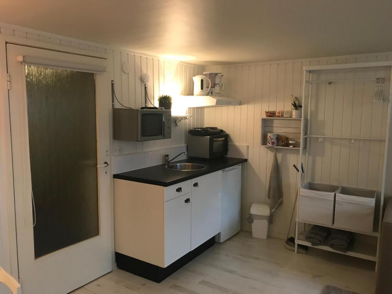 Room With Pentry, Separate Entrance, No Cardpayment 格兰纳 外观 照片