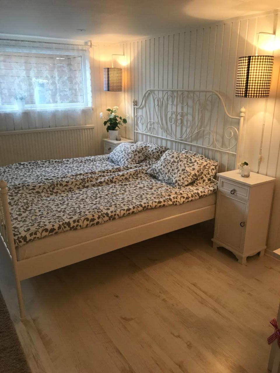 Room With Pentry, Separate Entrance, No Cardpayment 格兰纳 外观 照片